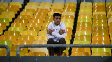 تكريم خاص.. الزمالك يحتفي بالمشجع الوفي بعد حضوره مباراة المصري وحيداً من المدرجات